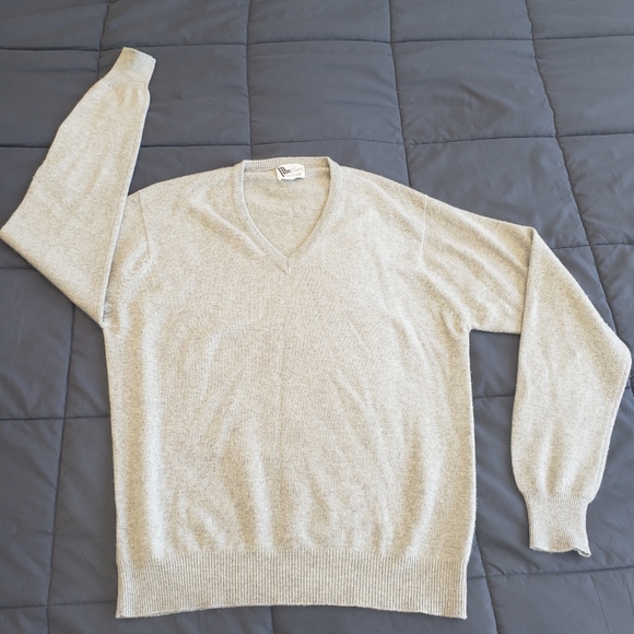 100% Cashmere Sweater by Neil Norman - Picture 3 of 5